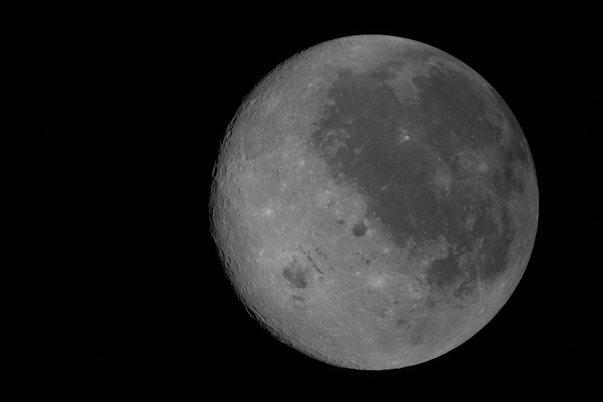 Artemis II breaks Apollo 13's distance record with daring moon flyby that included solar eclipse
