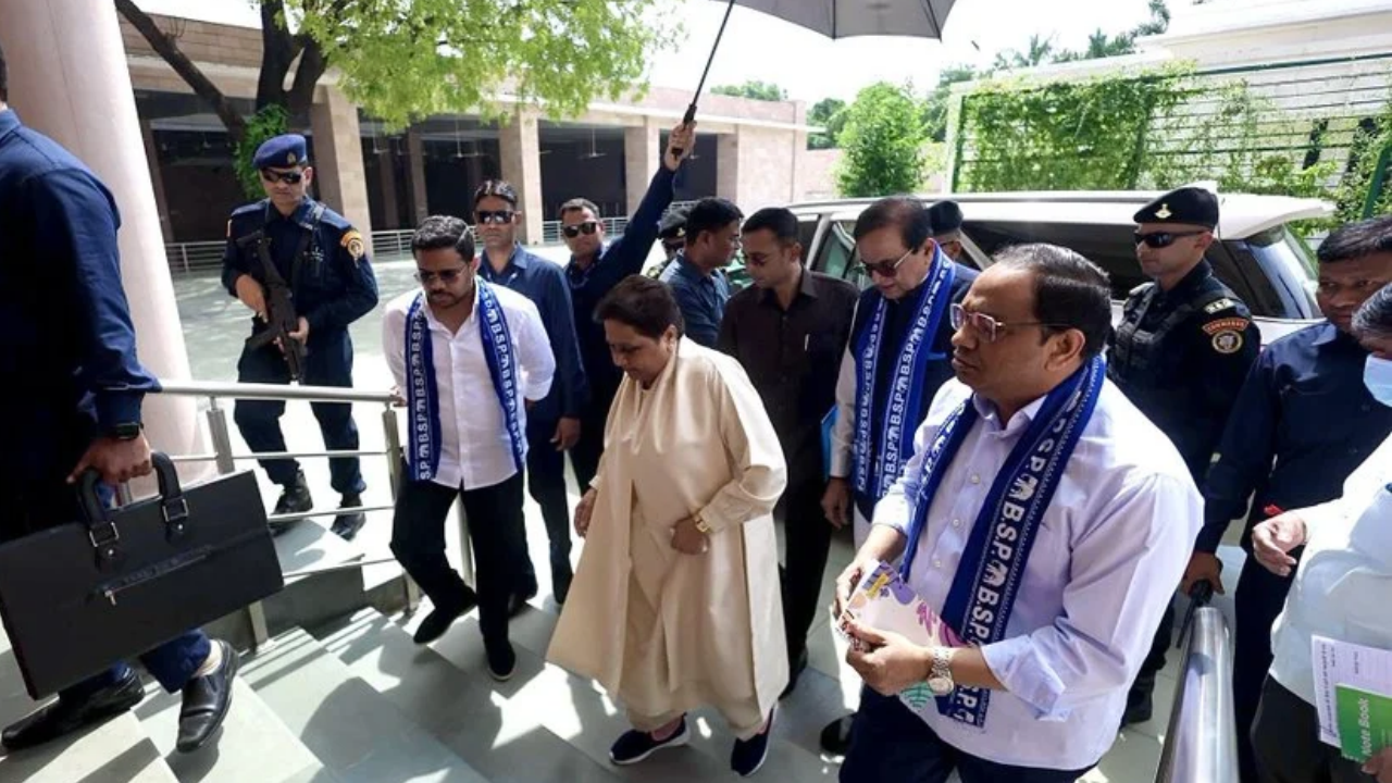 Mayawati, Her Nephews and the Curious Case of BSP’s ‘No Dynasty Politics’