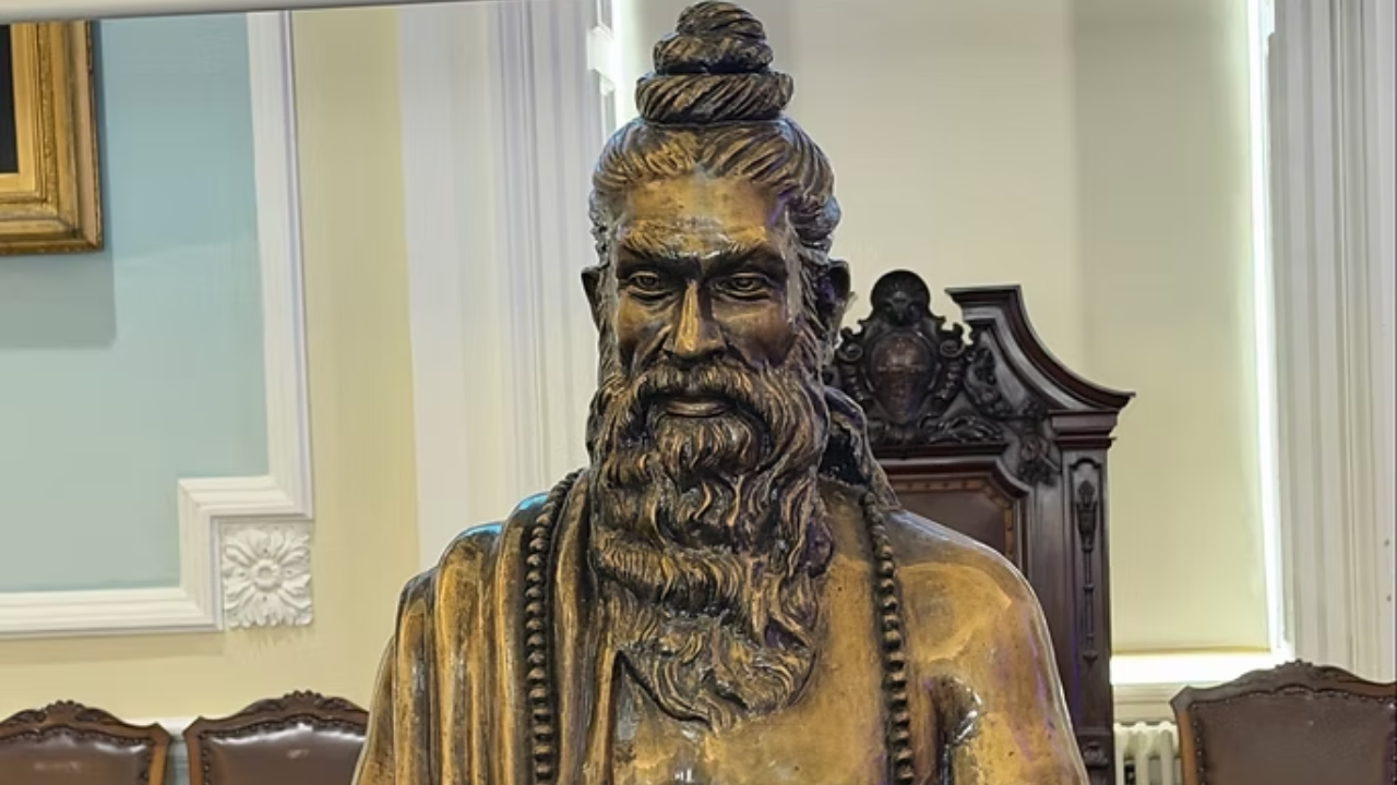 Ancient Indian Medicine Draws Global Attention With Sushrutha Being Honoured in Edinburgh