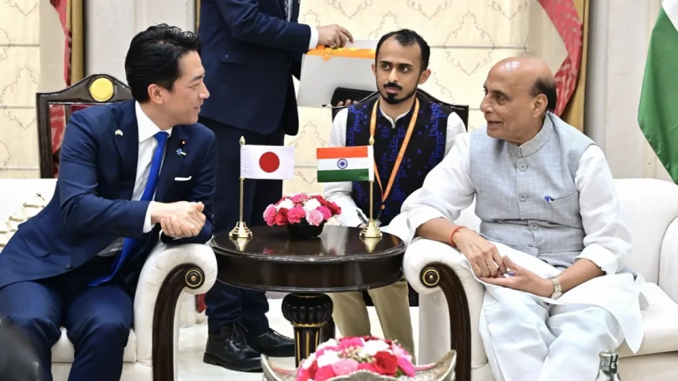 Japan India Missile Training Talks: Japan is exploring the possibility of using Indian military ranges to train with long-range missiles and small attack drones. The Type-25 surface-to-ship missile has a reported range of around 1,000 kilometres. [ File Image. Featuring in The Photo: Japan Defence Minister Koizumi meeting Indian Counter Rajnath Singh on August 20, 2026 ]
