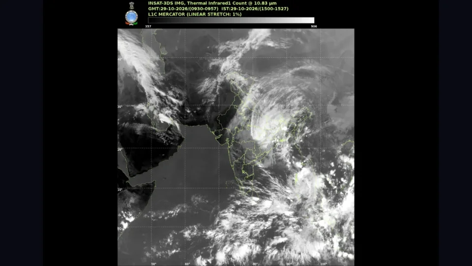 INSAT-3DS thermal infrared weather satellite imagery from the India Meteorological Department showing dense cyclonic cloud cover over eastern India and the Bay of Bengal.