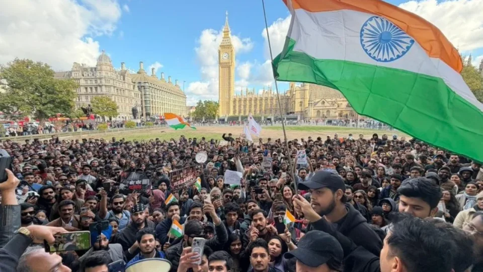 Anti-Gyanesh Kumar Protest in London; Dhruv Rathee, Indian Diaspora Gather at Gandhi Statue