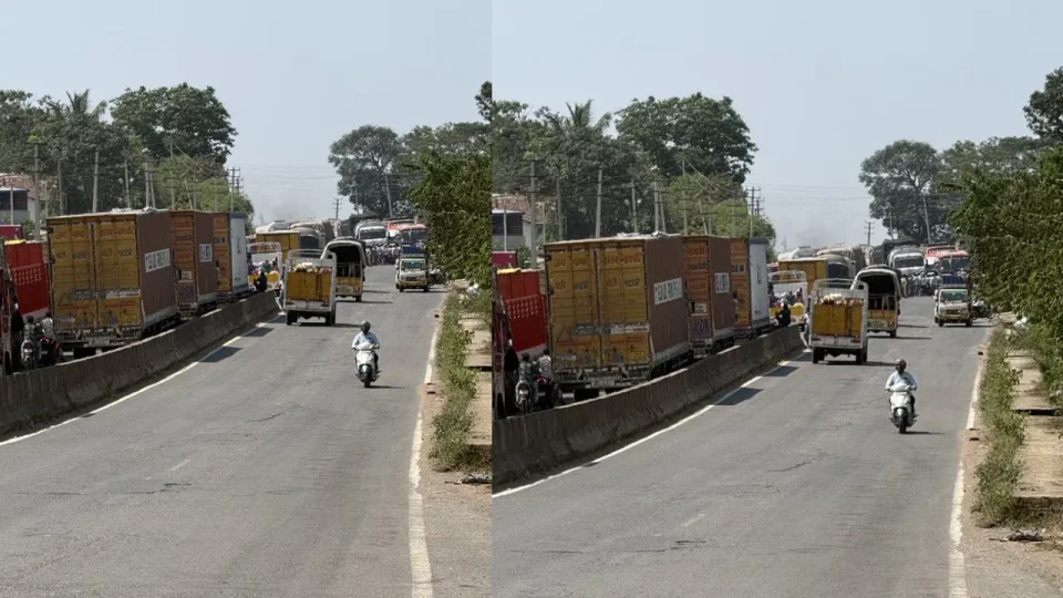 Karnataka Sugarcane Farmers Lie Before Vehicles, Block Highways After Failed Talks with Centre