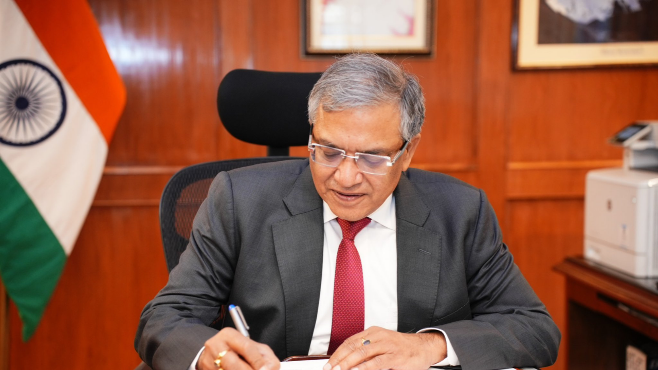 Opposition Lines Up Fresh Removal Notice Against CEC Gyanesh Kumar Over SIR Row