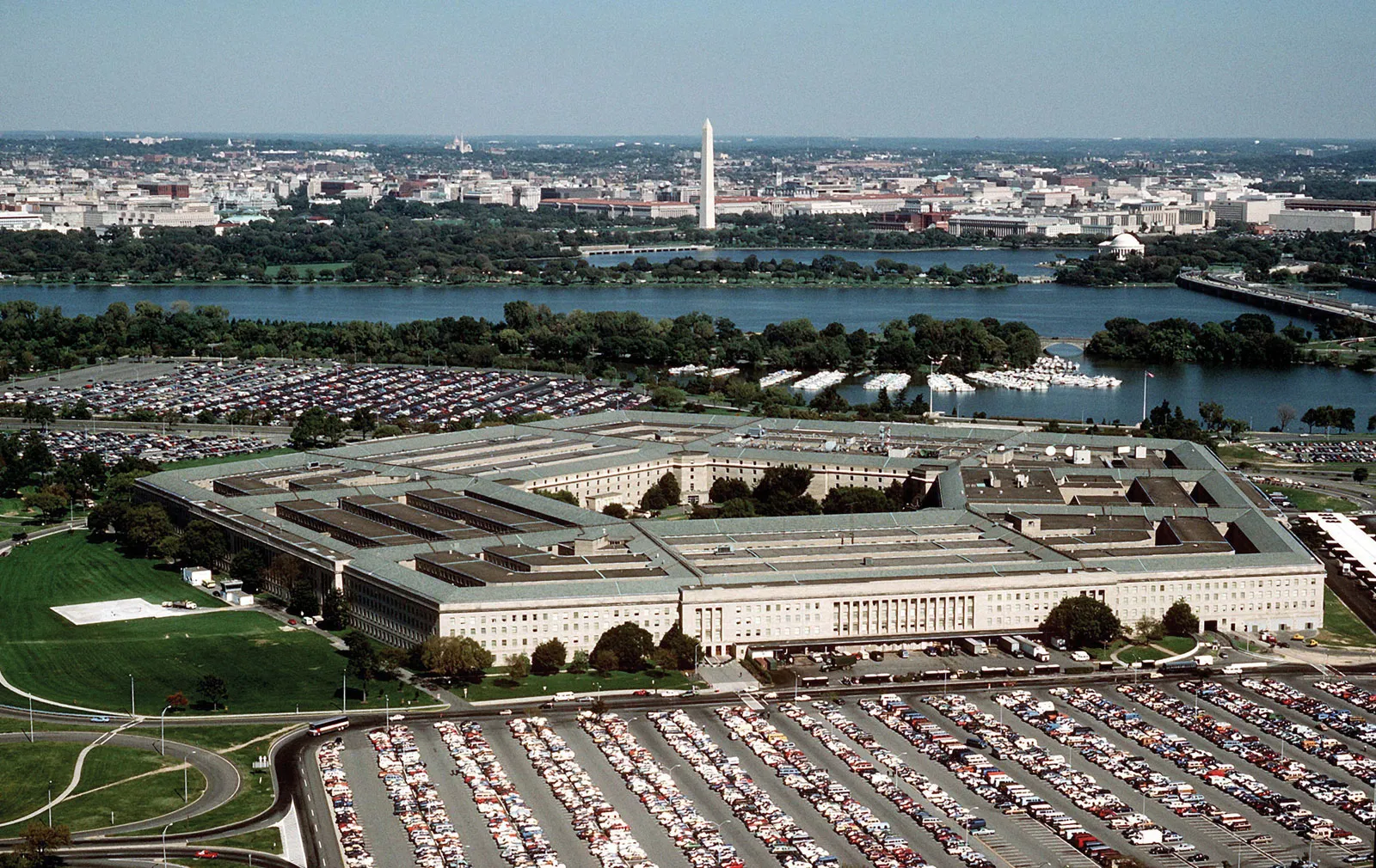 Federal judge finds Pentagon violating court order to restore access to reporters