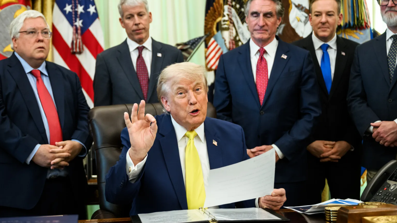 'I Have Iran on Ropes': Trump Mocks Senate Resolution to End War