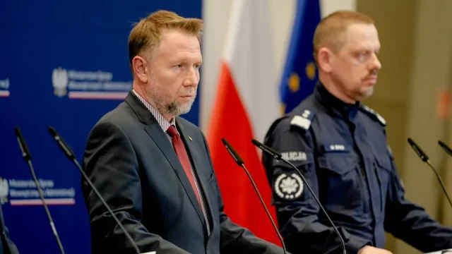  Poland Sees Russian Hand in Starlink Station Fire; 2 Turkish Nationals Arrested