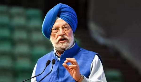 India Has Seen No Effective Increase in Petrol and Diesel Prices Despite Global Oil Market Volatility, Says Minister