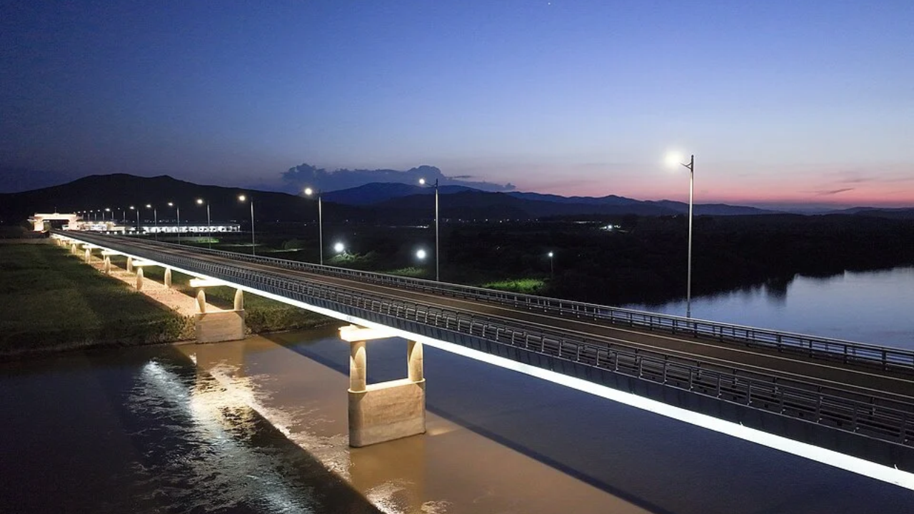 Yakov Novichenko Bridge on Russia-North Korea Border (Source: Wikimedia Commons)